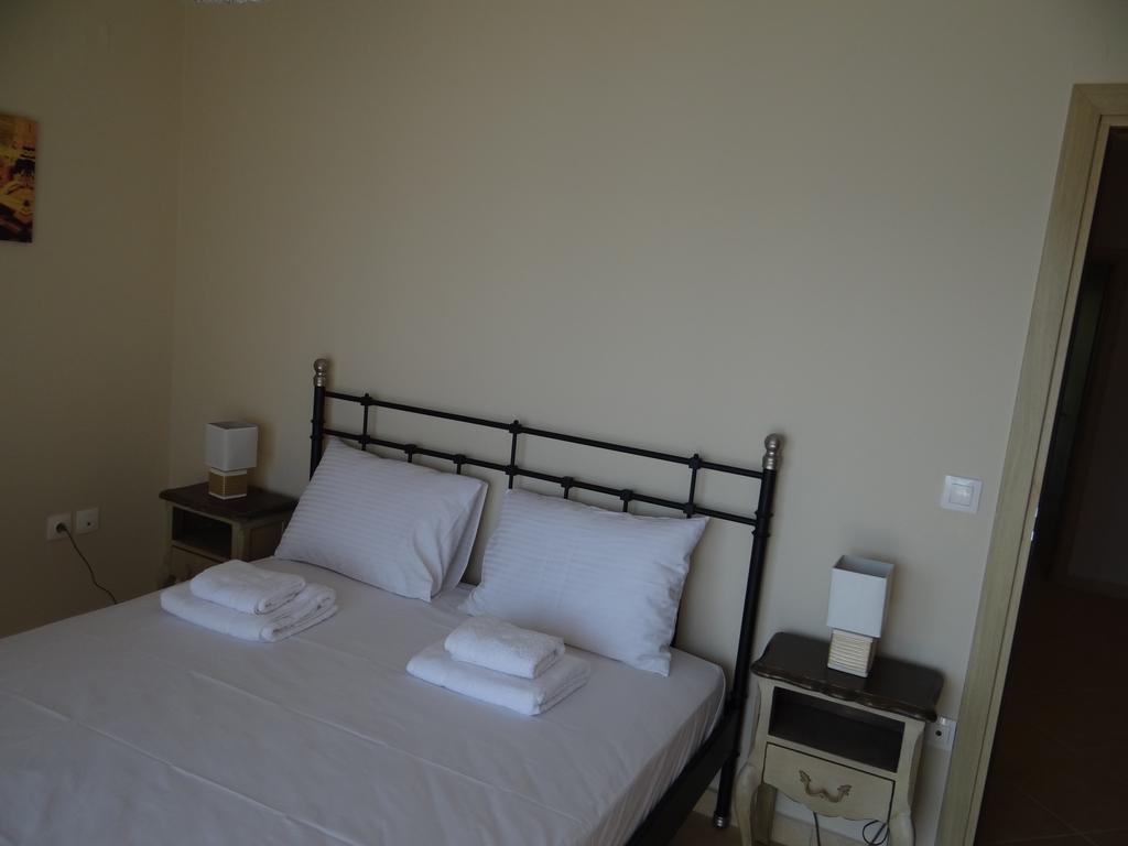 Aperanto House Paralia Loutsas Экстерьер фото