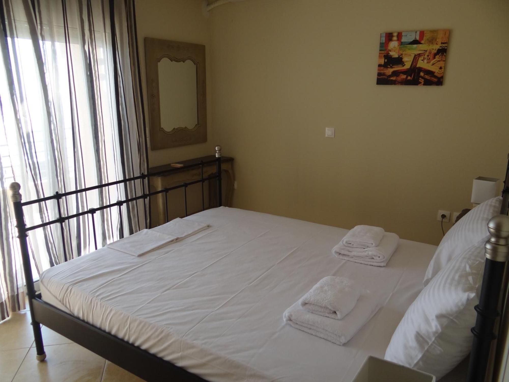Aperanto House Paralia Loutsas Номер фото