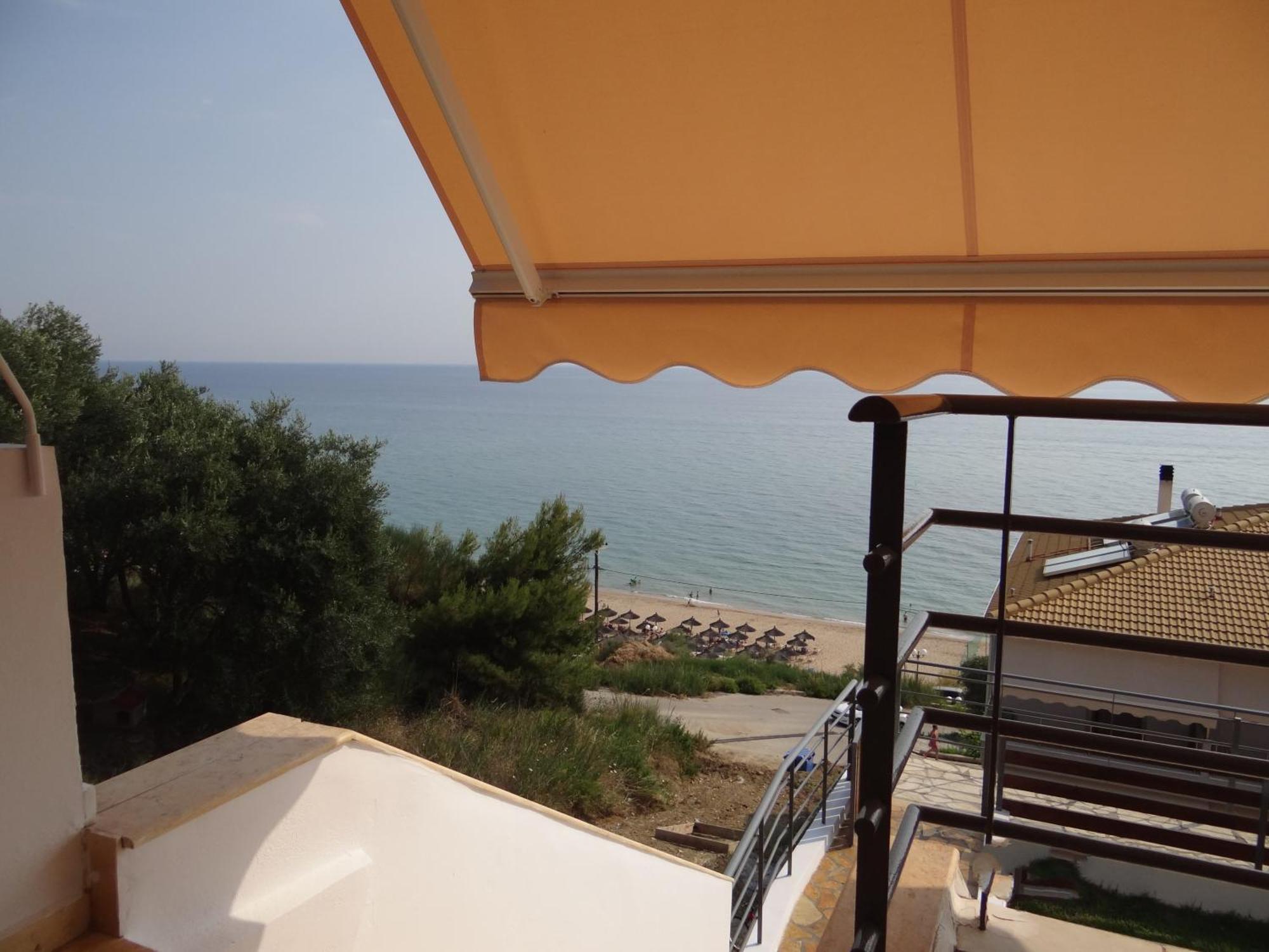 Aperanto House Paralia Loutsas Номер фото