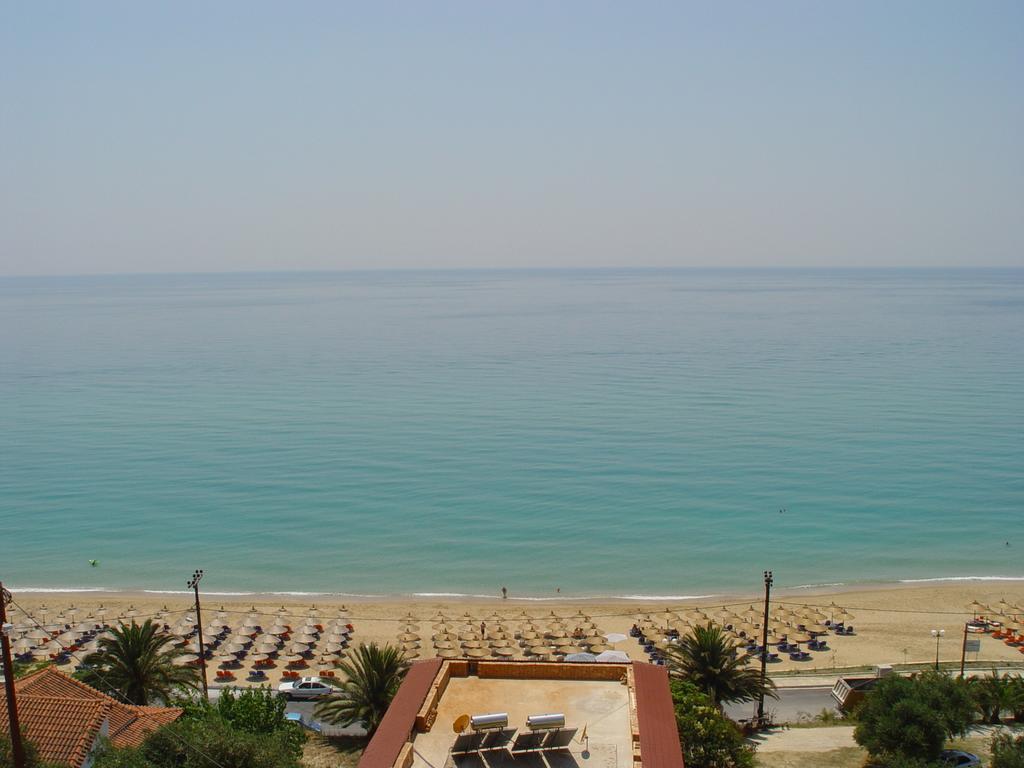 Aperanto House Paralia Loutsas Экстерьер фото